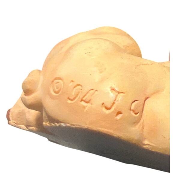 Mama Pig Resin Figure with 3 Piglets Nursing 1994 Signed J.C. - Picture 6 of 7